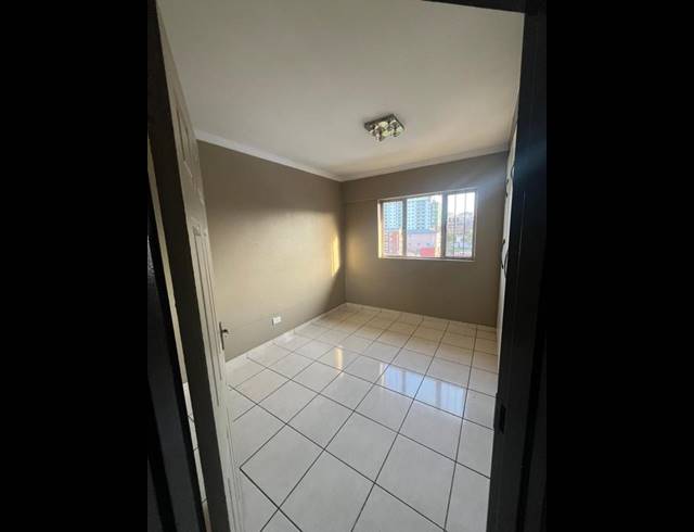 2 BEDROOM PROPERTY TO RENT IN OVERPORT